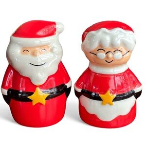 Santa and Mrs. Claus Salt and Pepper Shaker Set Ceramic